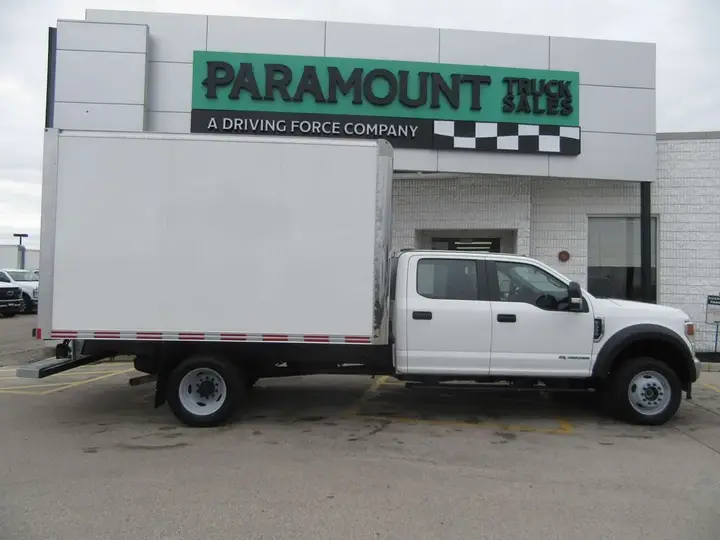 Ford F-550 2021 photo 2