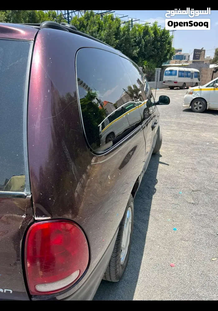 Dodge Caravan 1997 photo 3