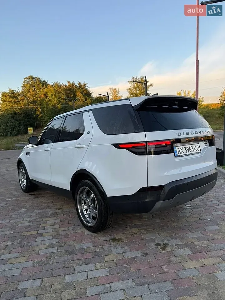 Land Rover Discovery 2019 photo 3