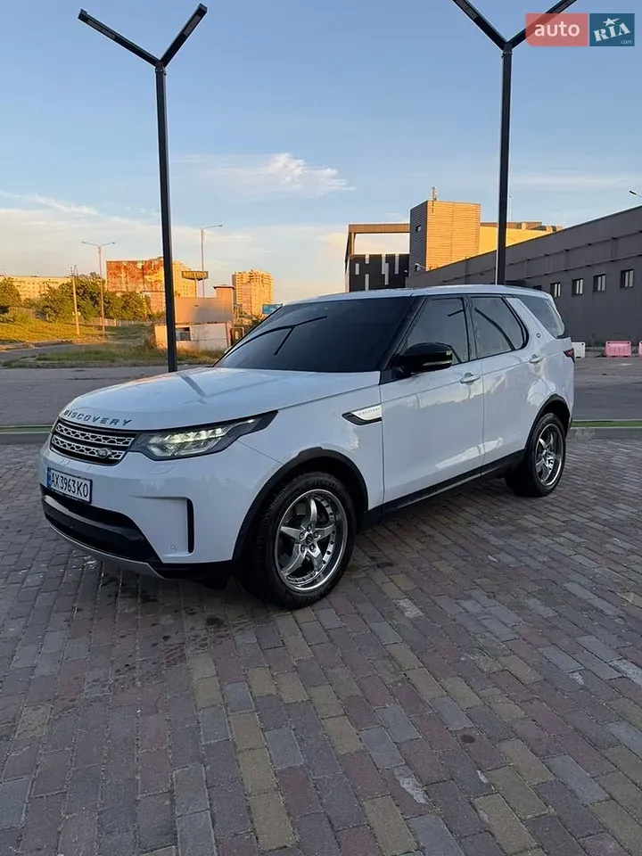 Land Rover Discovery 2019 photo 4