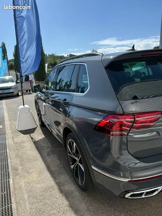 Volkswagen Tiguan 2021 photo 2