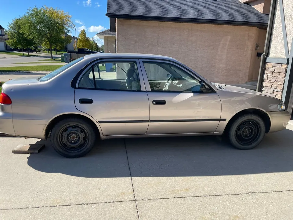 Toyota Corolla 1999 photo 2