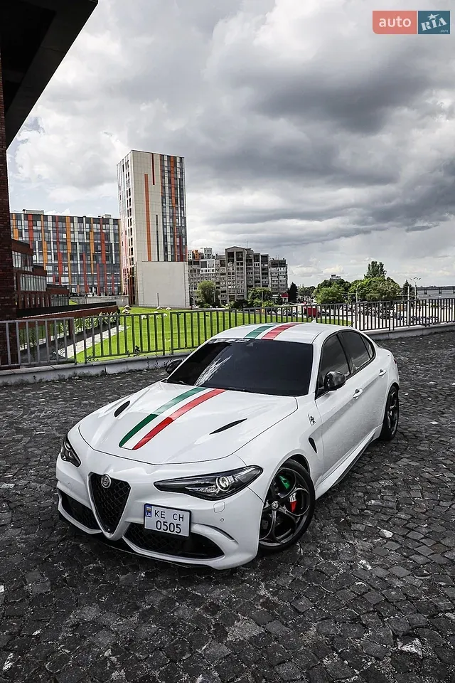 Alfa Romeo Giulia 2016 photo 2