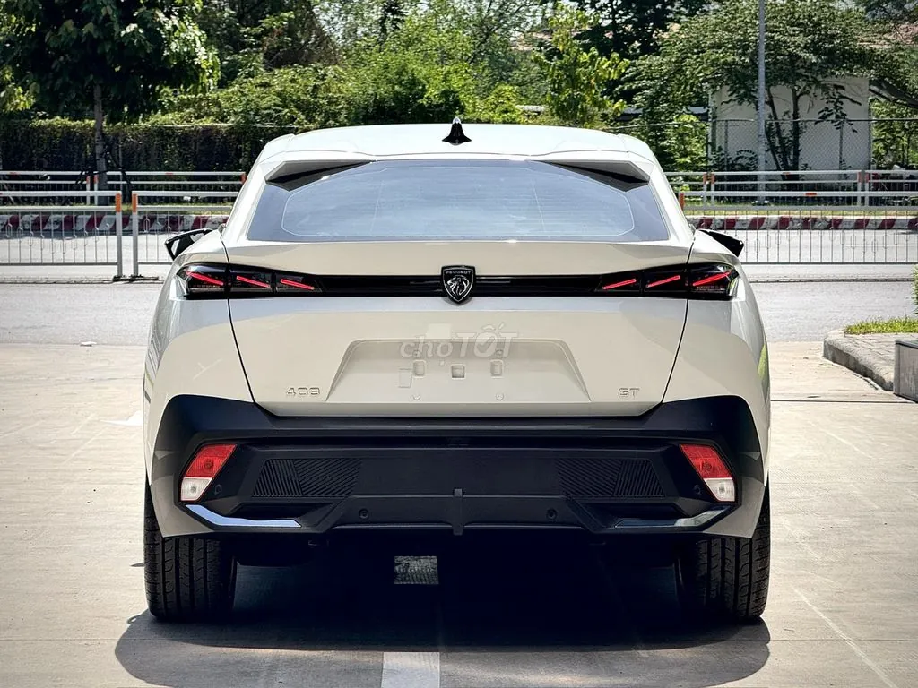 Peugeot 408 2025 photo 3