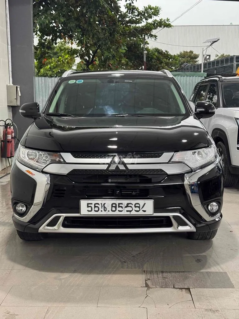 Mitsubishi Outlander 2023 photo 2