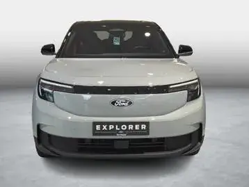 Ford Explorer 2026 photo 2