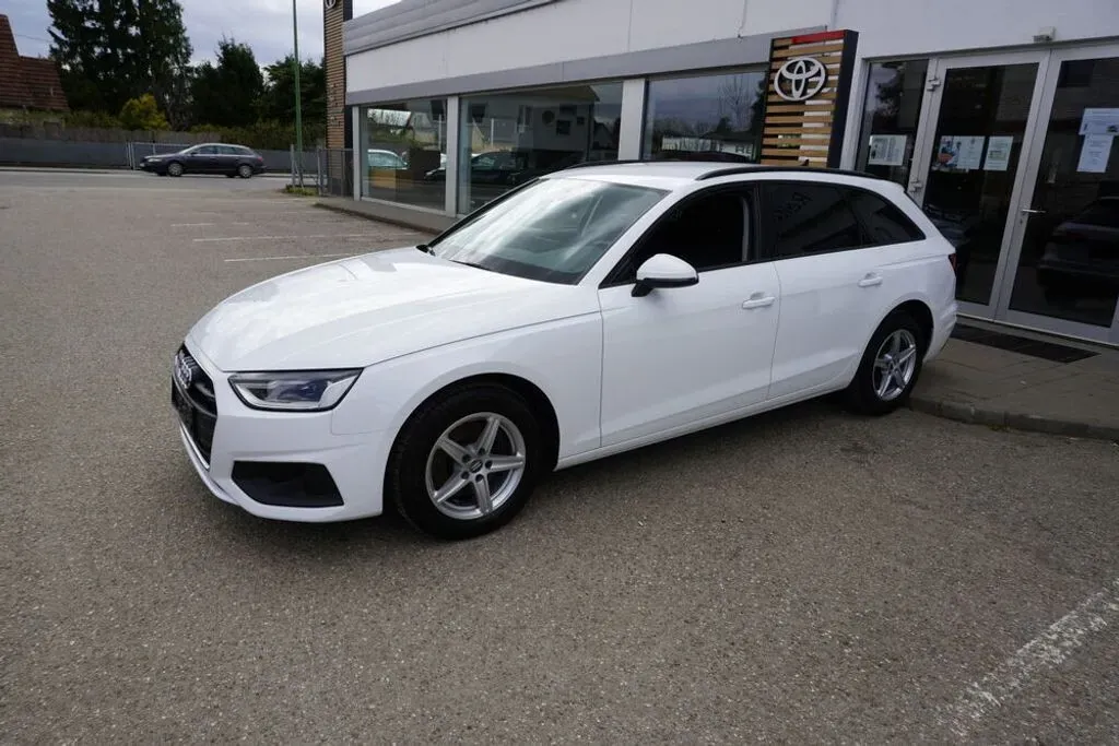 Audi A4 2020 photo 2
