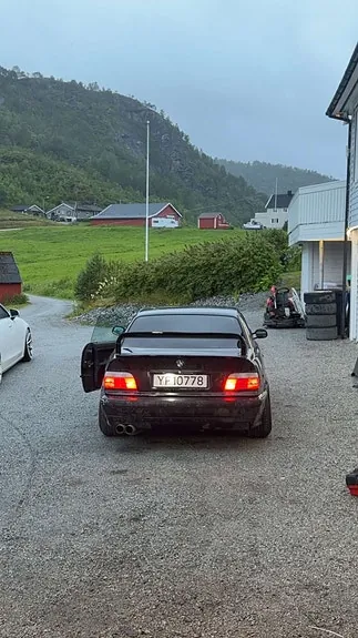 BMW 318Is 1993 photo 2
