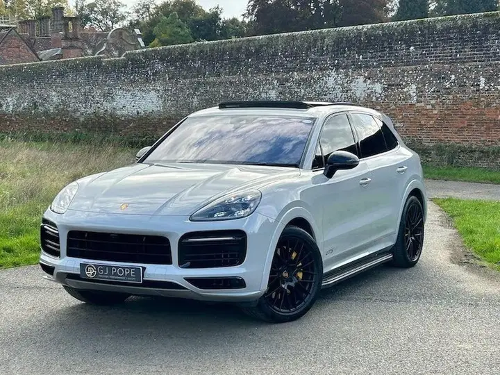 Porsche Cayenne 2021 photo 2