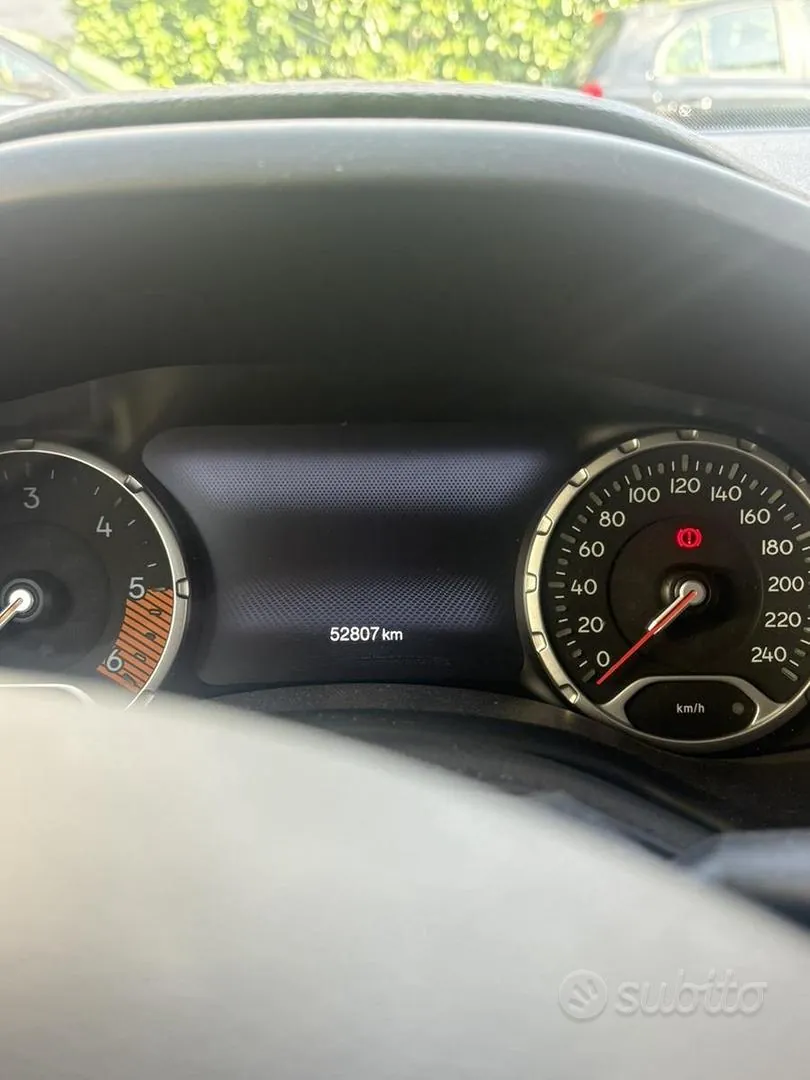 Jeep Renegade 2022 photo 2