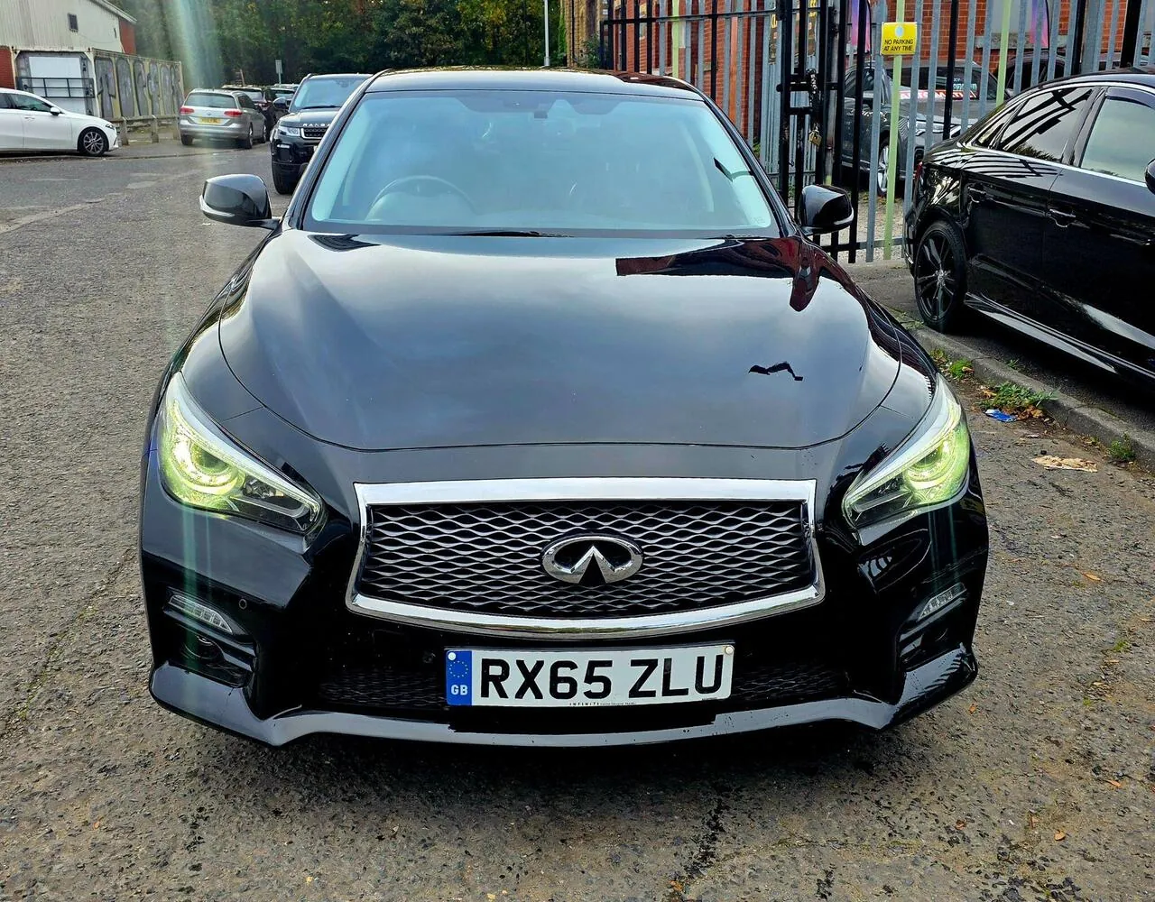 Infiniti Q50 2015 photo 4