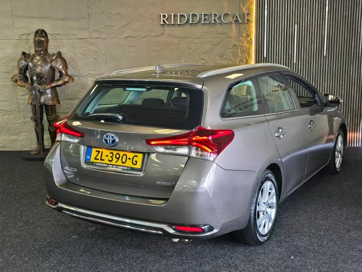 Toyota Auris 2019 photo 2