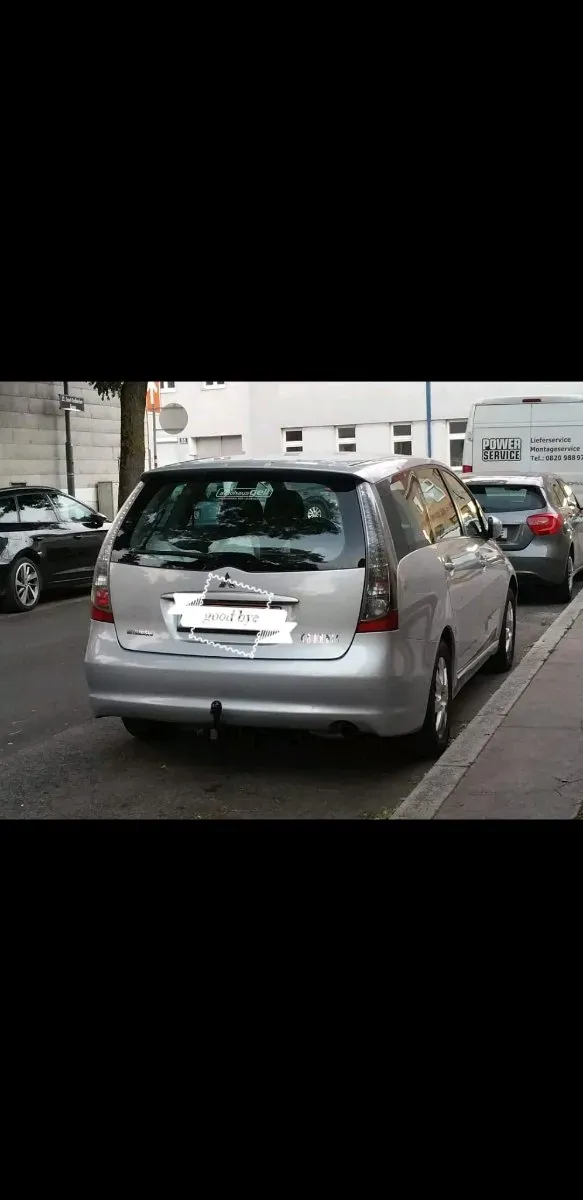 Mitsubishi Grandis 2008 photo 2