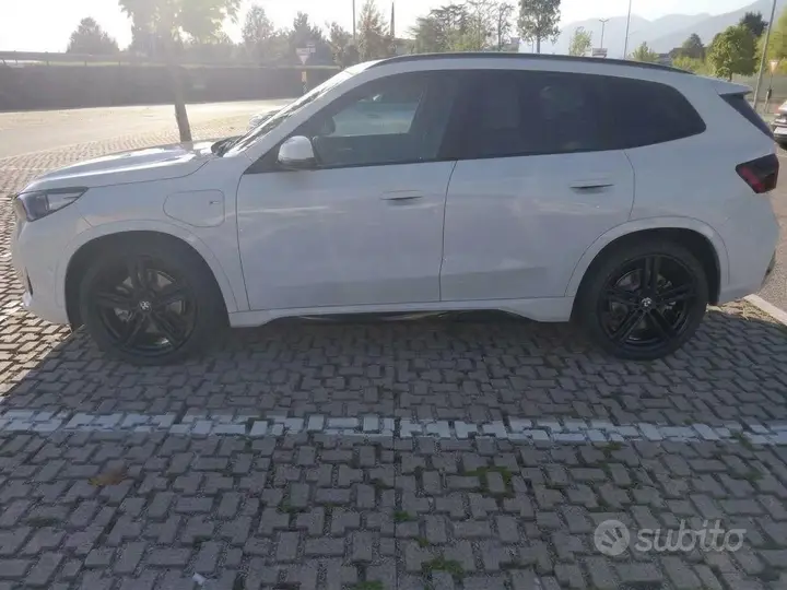 BMW X1 2023 photo 3