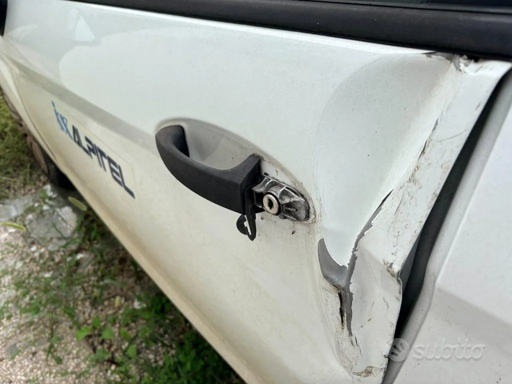 Ford Fiesta Van 2016 photo 5