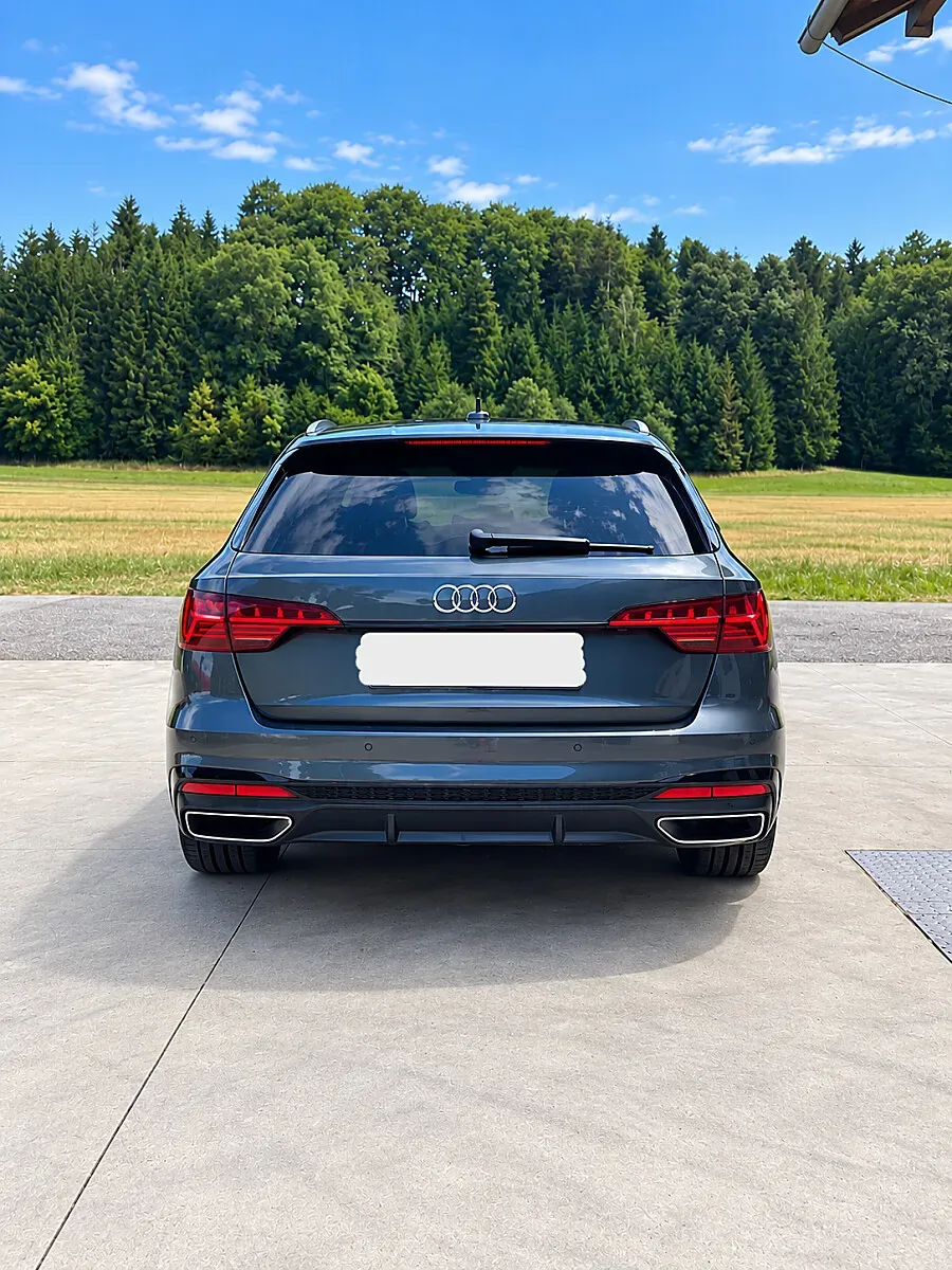 Audi A4 2020 photo 2