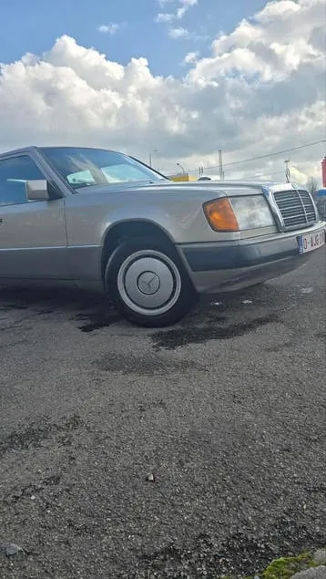 Mercedes-Benz W124