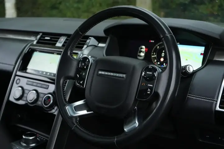 Land Rover Discovery 2019 photo 3