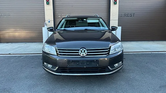 Volkswagen Passat 2012 photo 2