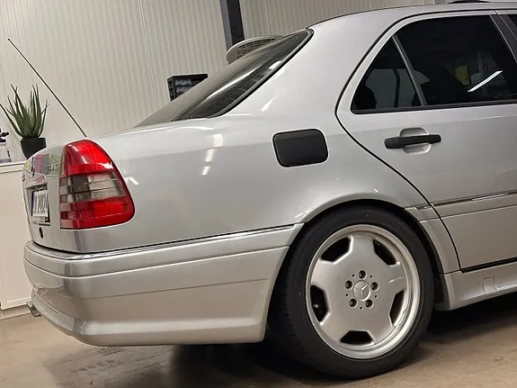 Mercedes-Benz C36 1994 photo 2