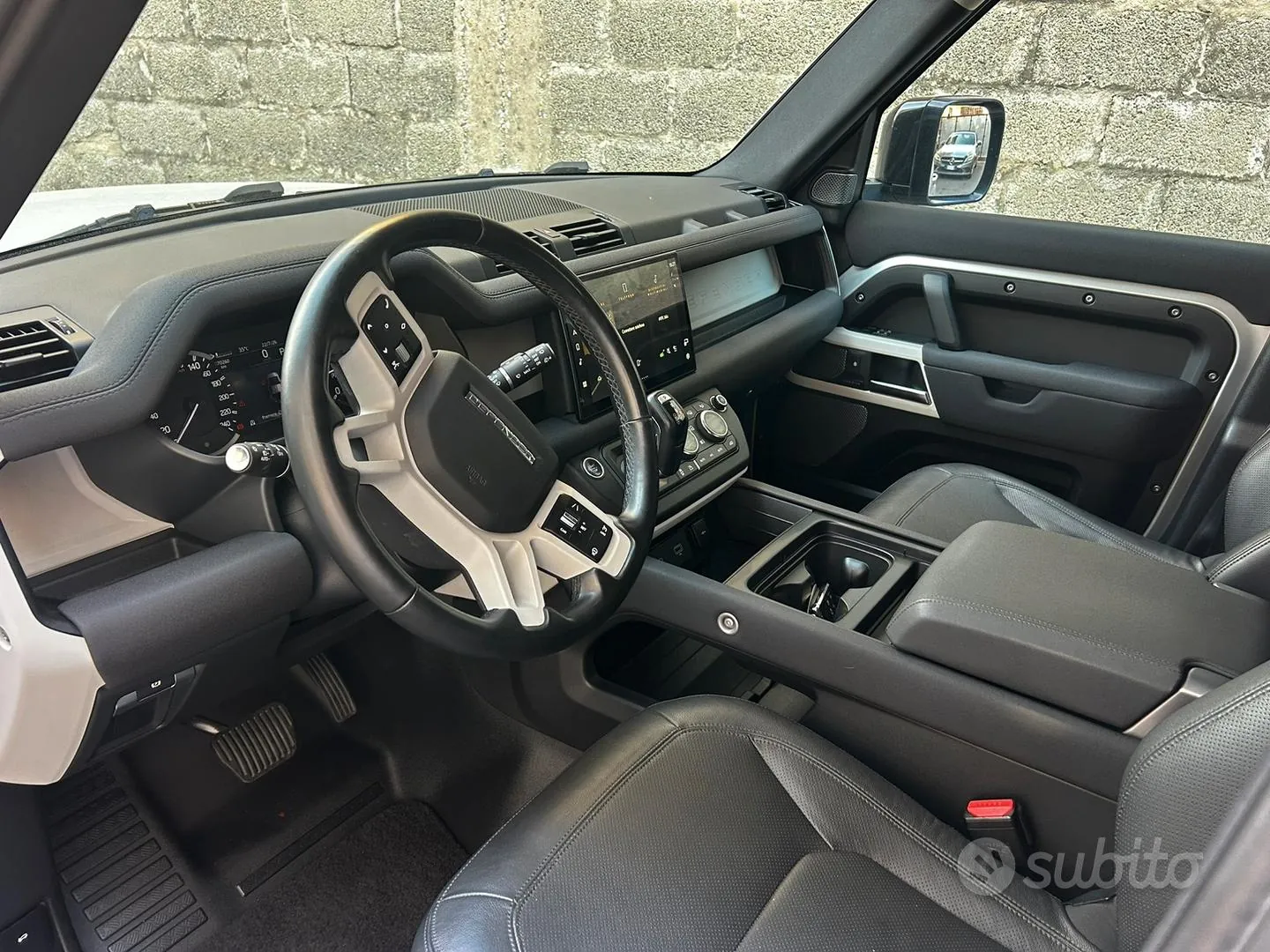 Land Rover Defender 2022 photo 5