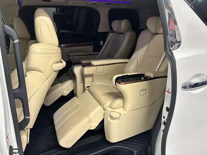Toyota Alphard 2015 photo 2