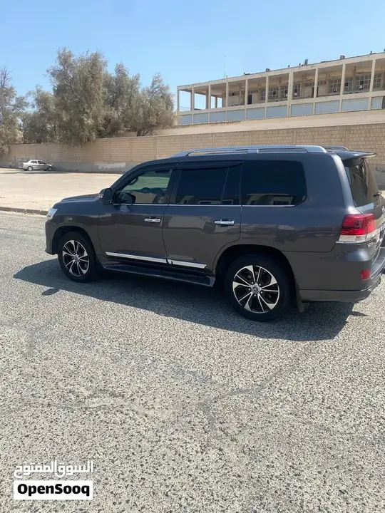 Toyota Land Cruiser 2019 photo 2