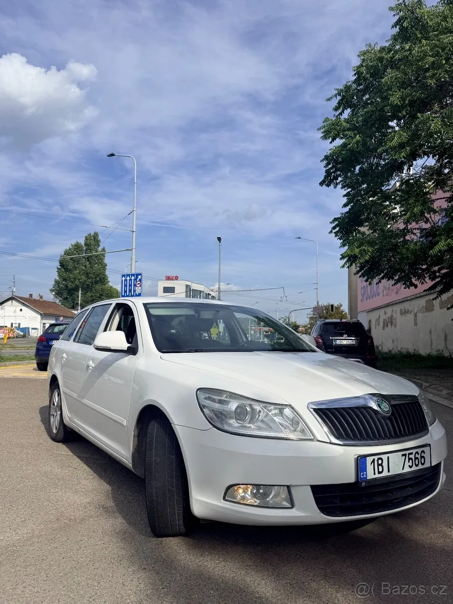 Skoda Octavia 2011 photo 3