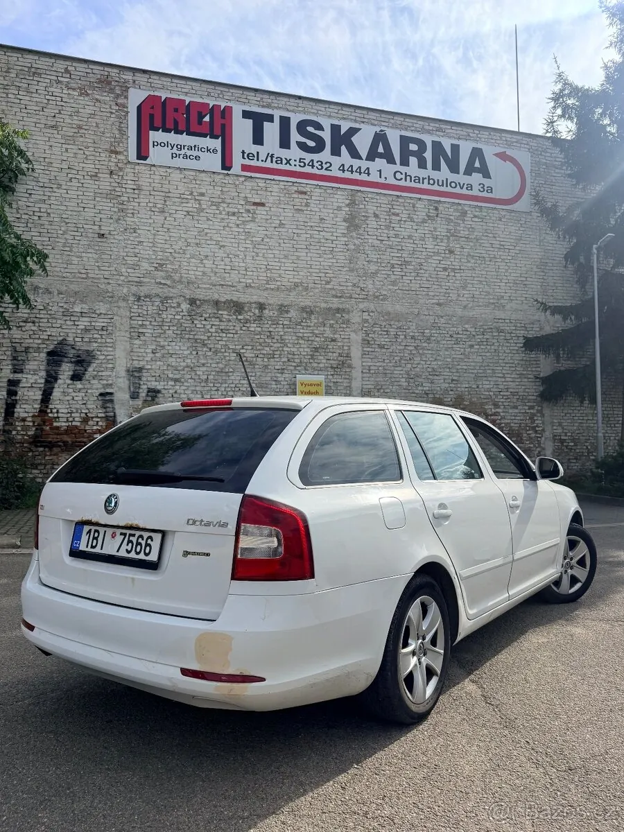 Skoda Octavia 2011 photo 4