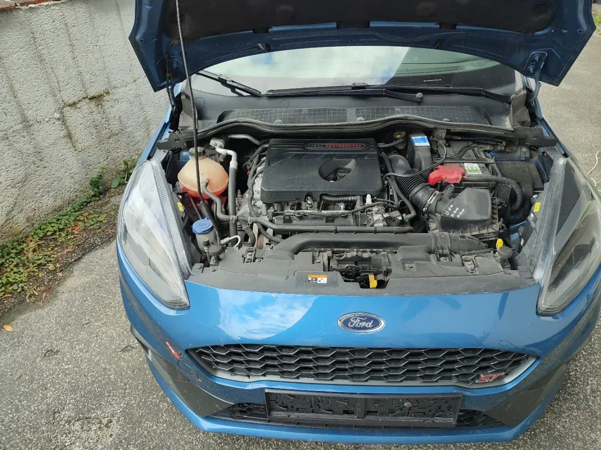 Ford Fiesta 2018 photo 2