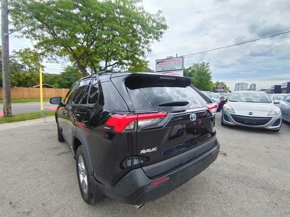 Toyota Rav4 2023 photo 3