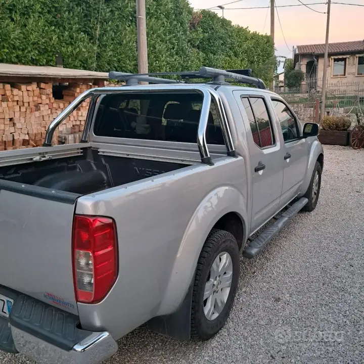 Nissan Navara 2007 photo 2