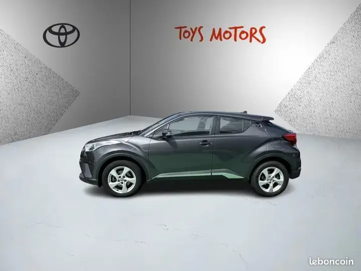 Toyota C-Hr 2018 photo 2