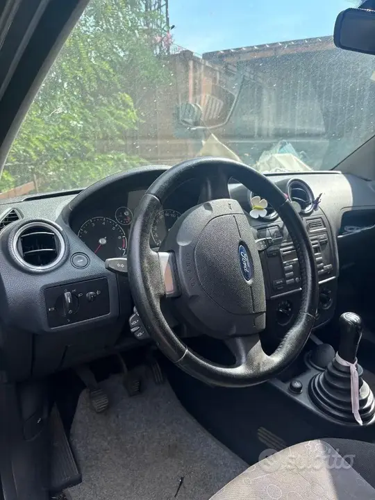 Ford Fiesta 2007 photo 5