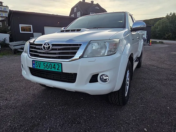 Toyota Hilux 2014 photo 2