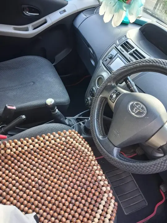 Toyota Yaris 2011 photo 5