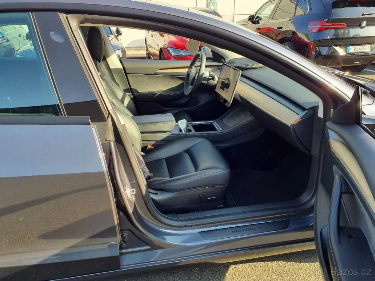 Tesla Model 3 2023 photo 5