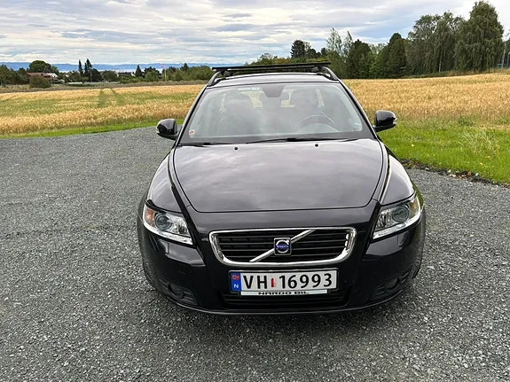 Volvo V50 2010 photo 2