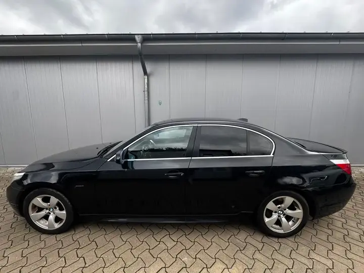 BMW 525I
