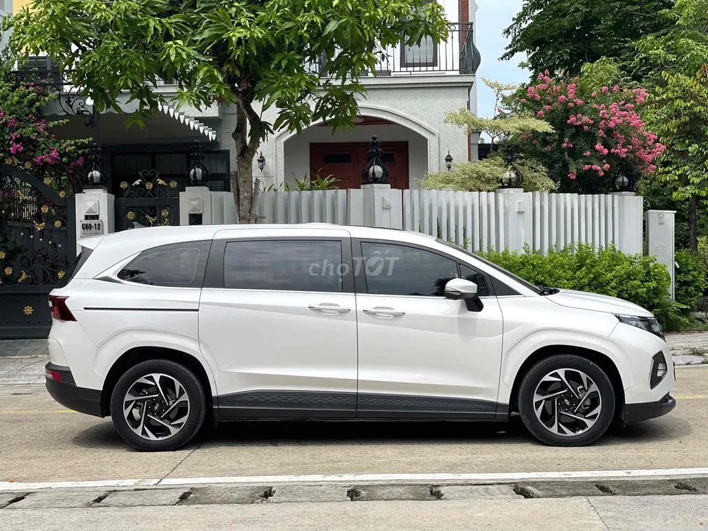 Hyundai Custin 2023 photo 3