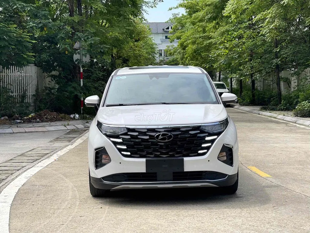 Hyundai Custin