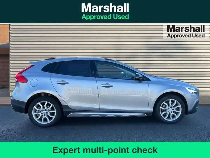 Volvo V40 Cross Country 2017 photo 2