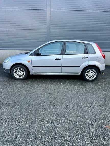 Ford Fiesta 2004 photo 5