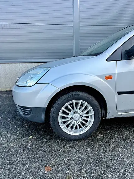 Ford Fiesta 2004 photo 4