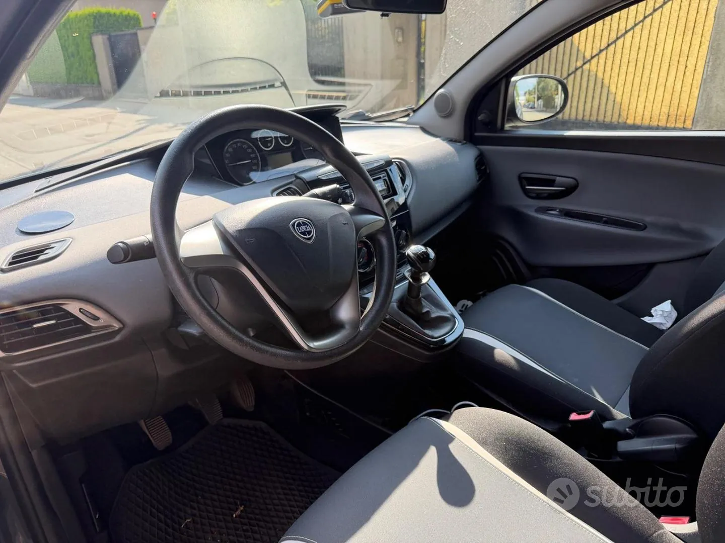 Lancia Ypsilon 2015 photo 3