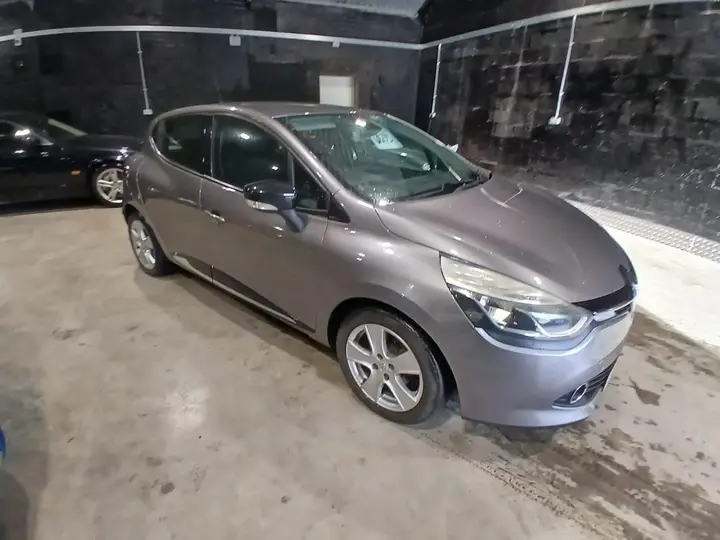Renault Clio 2014 photo 2