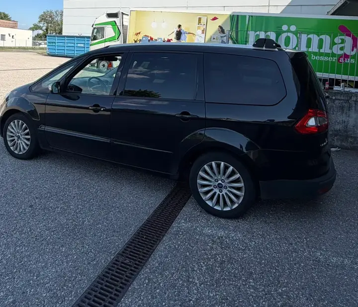 Ford Galaxy 2015 photo 3