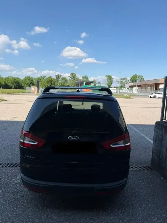 Ford Galaxy 2015 photo 2