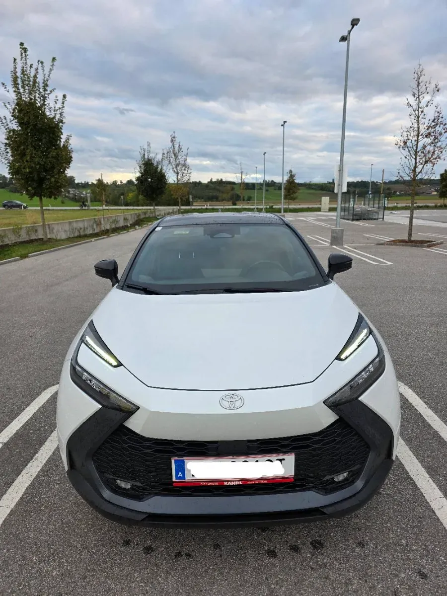 Toyota C-Hr 2025 photo 2