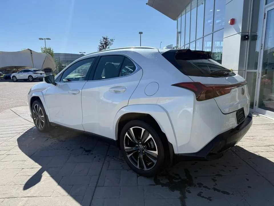 Lexus Ux 2023 photo 2